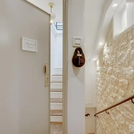 Amazing Historical Parisien Loft Next To Louvre Area-4 アパート *